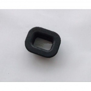 Подушка радиатора нижняя 2D0 121 425