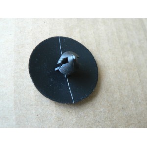 Клипса №1 утеплителя капота Ланос, Авео, Лачетти (GM) Клипса №1 утеплителя капота Ланос, Авео, Лачетти (GM)