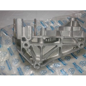 Кронштейн компрессора и Гура Нубира (GM)