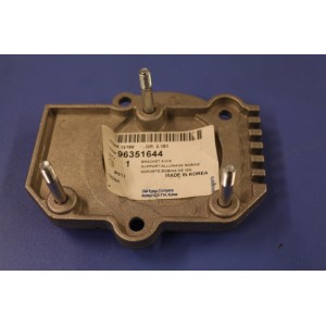 Кронштейн катушки зажигания Ланос, Авео, Такума (GM) Кронштейн катушки зажигания Ланос, Авео, Такума (GM)