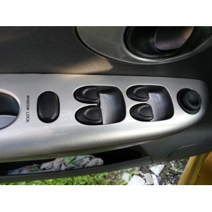 Кнопка стеклоподьемника Матиз 2 передней двери на 4 дв левая под дерево (GM) Кнопка стеклоподьемника Матиз 2 передней двери на 4 дв левая под дерево (GM)