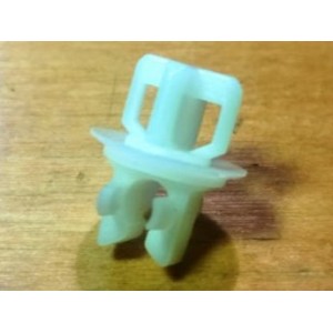 Клипса тяжки замка прижимная к двери Авео, Лачетти, Такума (GM)