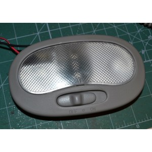 Фонарь освещения салона Матиз, Авео 2 центральный в сборе (ОЕ) Фонарь освещения салона Матиз, Авео 2 центральный в сборе (ОЕ)